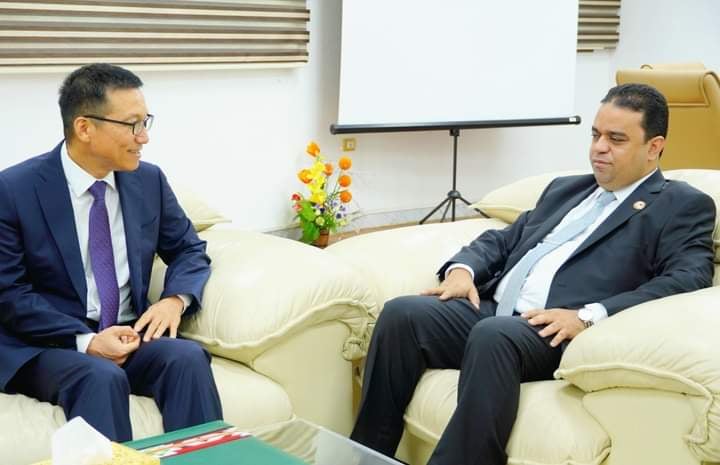 وزير العمل يبحث مع سفير كوريا الجنوبية التعاون في  مجال التدريب والتكوين المهني