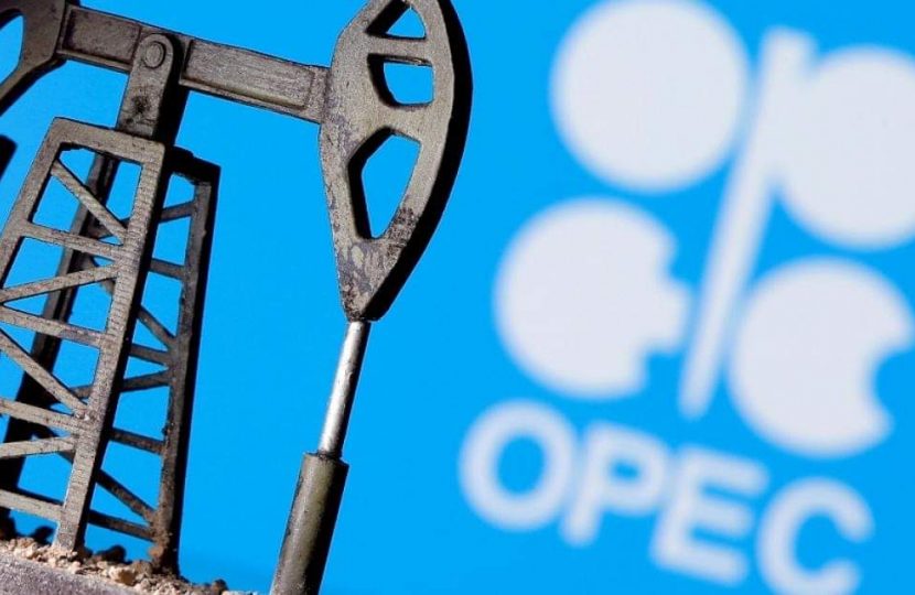 أسعار النفط تنخفض عالميا مع ترقب زيادة إنتاج أوبك