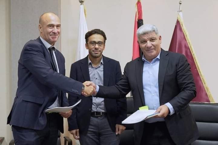 هاتف ليبيا وشركة ريتليت ميد الايطالية توقعان عقدا في مجالي التقنية وبناء القدرات