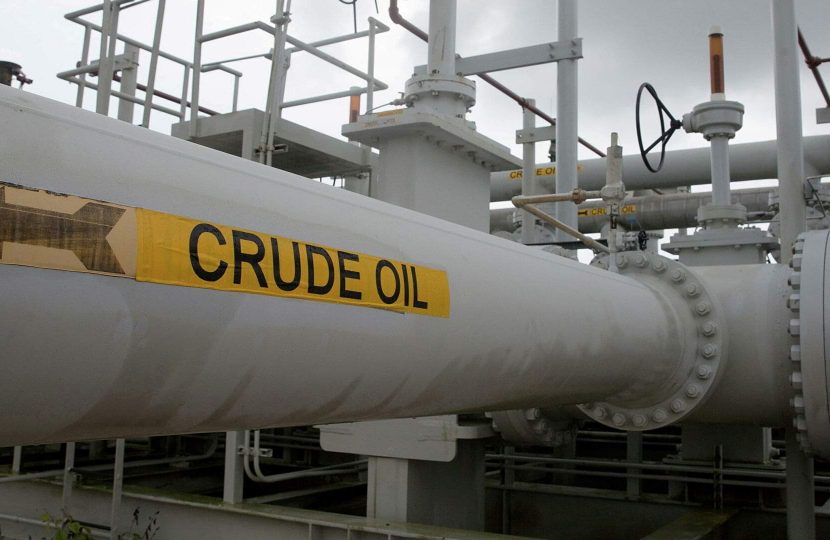 تراجع أسعار النفط وسط حديث عن الإفراج على كميات من الاحتياطيات الاستراتيجية الأمريكية
