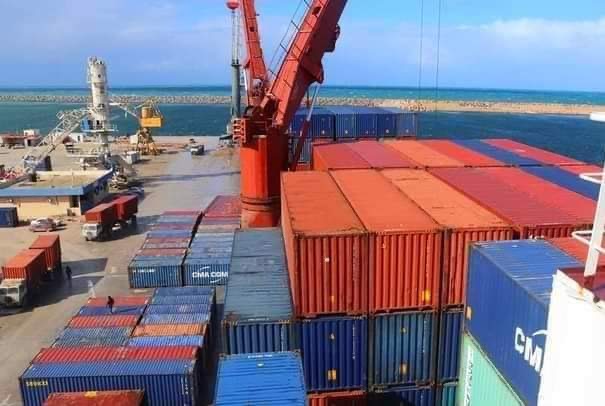ميناء بنغازي البحري يستقبل 516 حاوية و 1014 سيارة وشاحنة