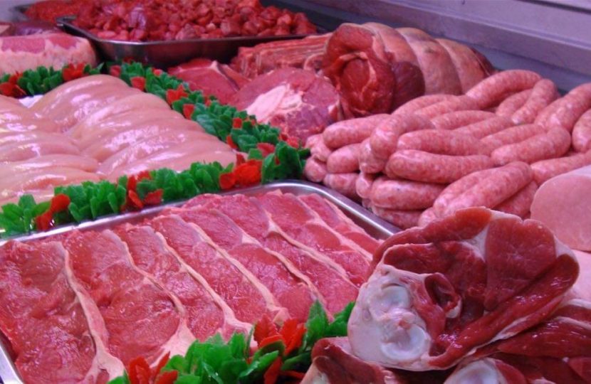فريق تطبيق بكم الأخباري يرصد أسعار اللحوم في أسواق طرابلس.