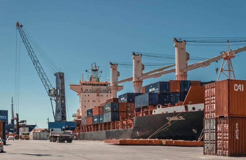 ميناء مصراتة يعلن عن وصول سفن قادمة من اليونان وتركيا
