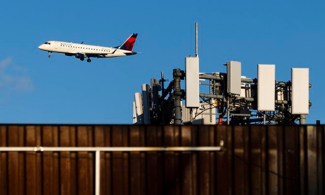 شركتان تعلقان تشغيل الجيل الخامس قرب مطارات أمريكية لتجنب اضطراب الطيران