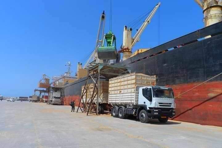 وصول 15000 ألف طن من الأرز و317 حاوية لبضائع مختلفة لميناء بنغازي