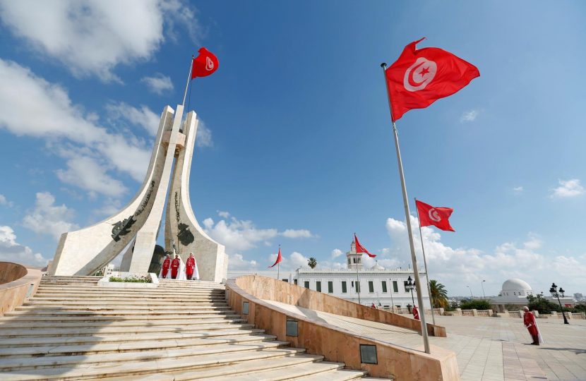 البنك الدولي يتوقع استمرار التباطؤ في نمو الاقتصاد المحلي التونسي لهذا العام.