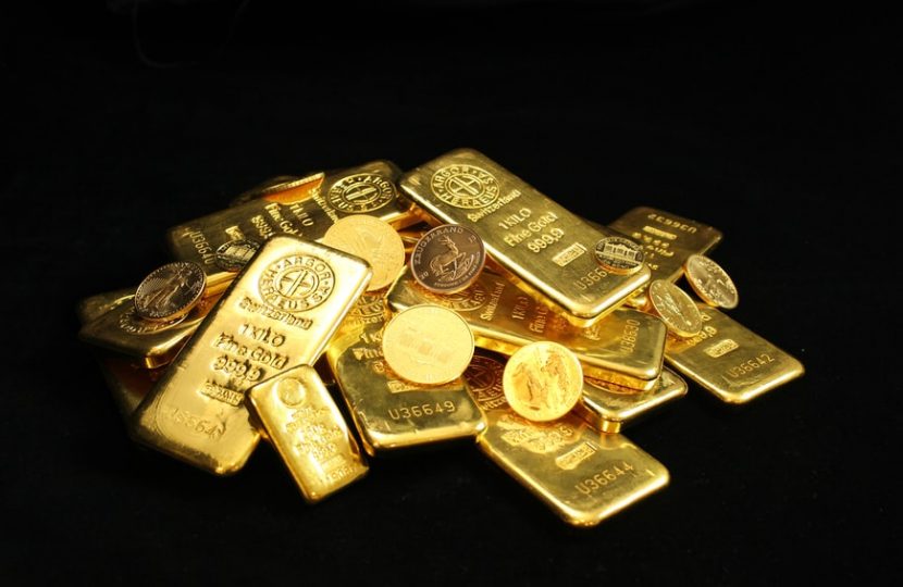 أسعارالذهب تتراجع بفعل توقعات برفع الفائدة