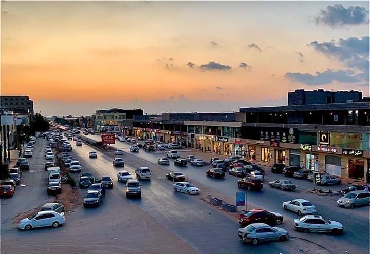 مباحثات لتفعيل العنونة البريدية والتحول الرقمي لأصحاب الأنشطة التجارية في بنغازي