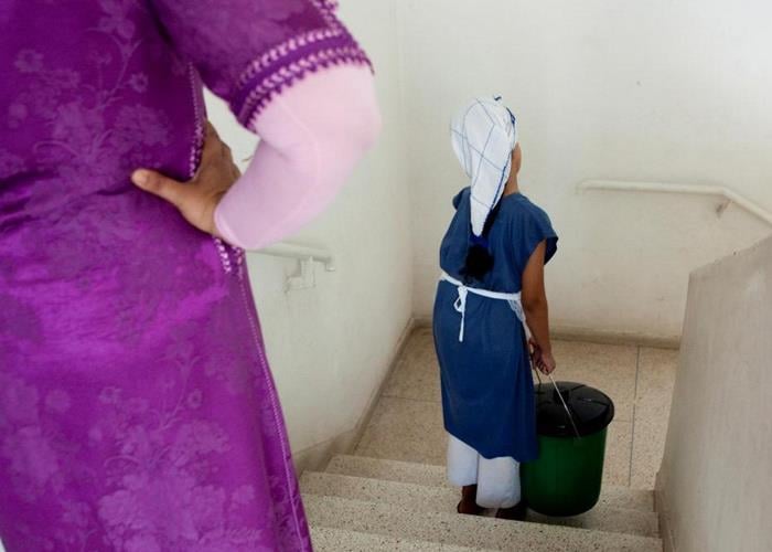 ” في بيتنا خادمة ” هل هي موضة أو بالفعل تحتاج البيوت الليبية إلى عمالة منزلية ؟