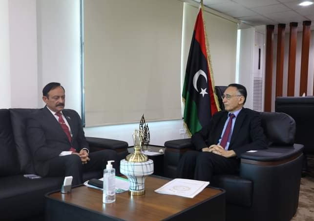 وزير الاقتصاد يبحث مع سفير  باكستان آلية عودة الشركات الباكستانية للعمل في ليبيا