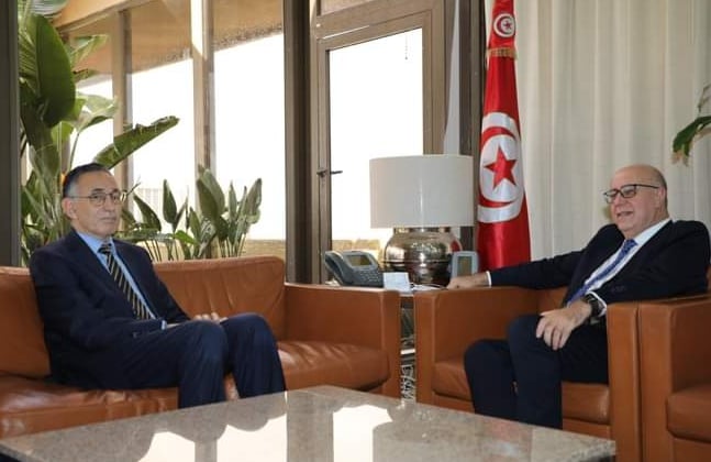 وزير الاقتصاد يبحث مع المركزي التونسي تسهيل إجراءات رجال الأعمال وحماية أموال الليبيين