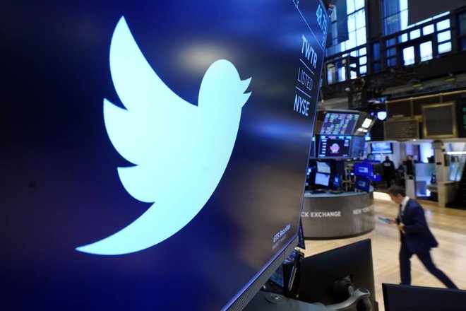أسهم «تويتر» تقفز 25 % بعد شراء ماسك حصة قيمتها 2.9 مليار دولار