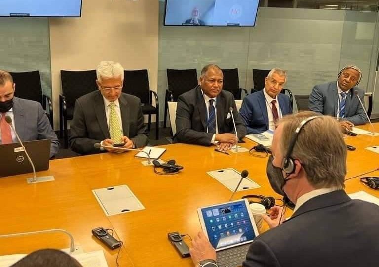 وزير المالية ومندوب عن البنك الدولي يناقشان افتتاح مكتب بليبيا