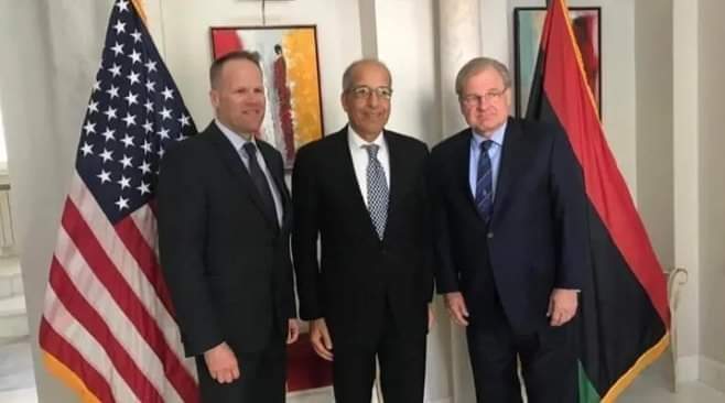 محافظ المركزي يبحث مع السفير الأمريكي دعم الاستقرار المالي والنقدي في ليبيا