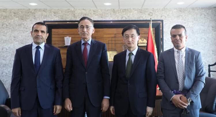وزير الاقتصاد يبحث مع السفير الصيني آلية عودة الشركات بلاده للعمل في ليبيا