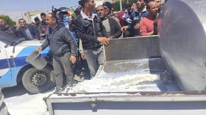 تونس تعلن رفع أسعار الحليب والبيض والدواجن بسبب احتجاجات المزارعين
