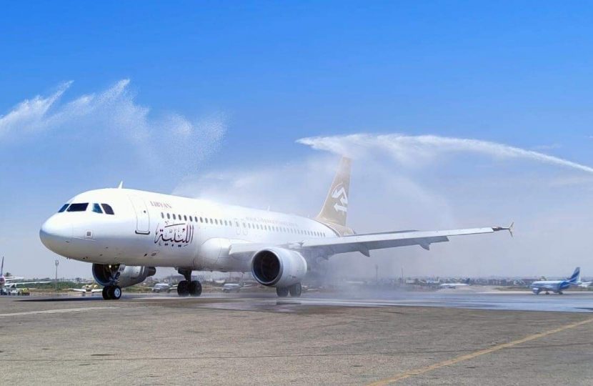 وصول طائرة الخطوط الليبية ايرباص A320 إلى معيتيقة بعد رحلة صيانة في تونس .