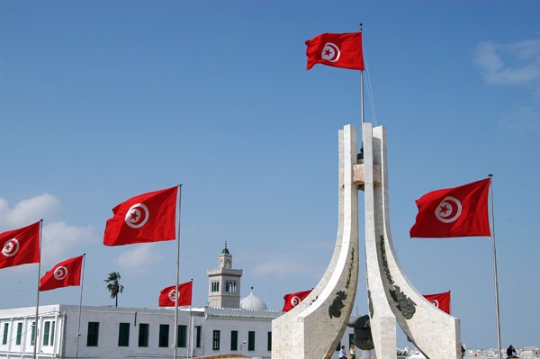 وسط أزمة اقتصادية غير مسبوقة.. تونس تستخدم مخزونها الاستراتيجي من منتجات النفط