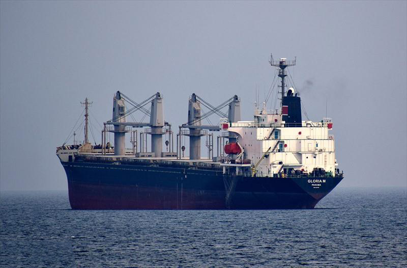 وصول 25 ألف طن من الشعير و337 حاوية بضائع لميناء بنغازي البحري