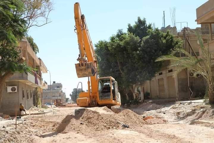 بلدية بنغازي تشرع في رصف عدد من الشوارع والطرق بمناطق الليثي والقوارشة