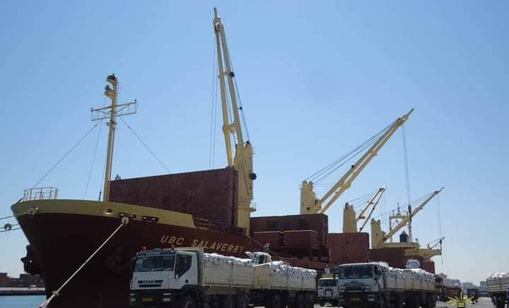 وصول ناقلة بنزين و 248 حاوية و 22 ألف طن من الذرة لميناء طرابلس البحري