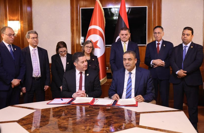 تعرف على بنود الاتفاقية التي وقعتها وزارة المواصلات بحكومة الوحدة الوطنية مع وزارة النقل التونسية