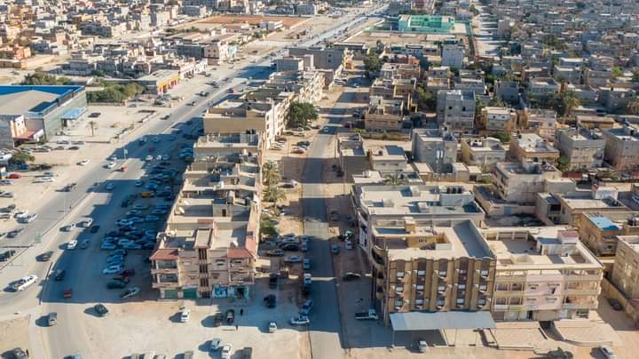 بلدي بنغازي ينتهي من أعمال رصف عدد من الطرق الرئيسية والفرعية وإنشاء حديقة جديدة
