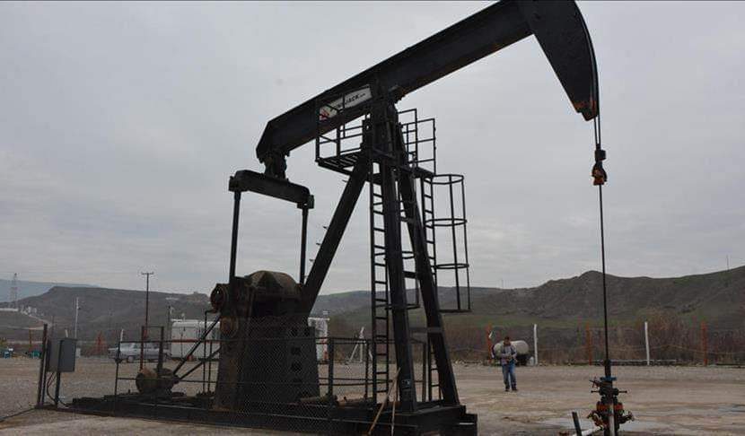 اتحاد عمال النفط والغاز يطالب بإلغاء ضريبة الدخل على مرتبات مستخدمي الشركات النفطية