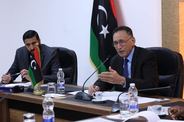 الاقتصاد تبحث وضع خطة عاجلة لتحقيق الأمن الغذائي والدوائي في ليبيا