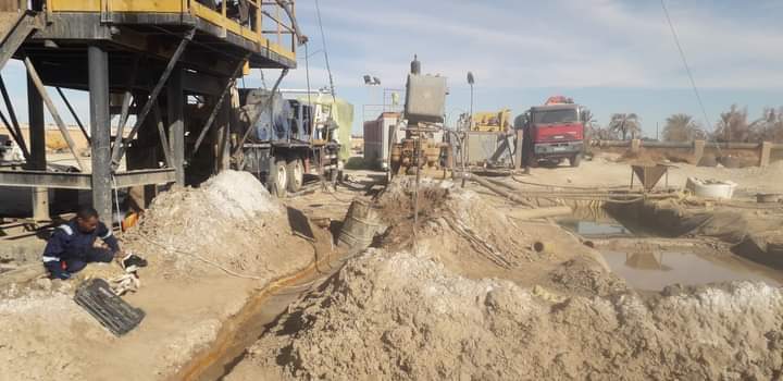 الانتهاء من حفر بئر بعمق 900 متر بمدينة غدامس