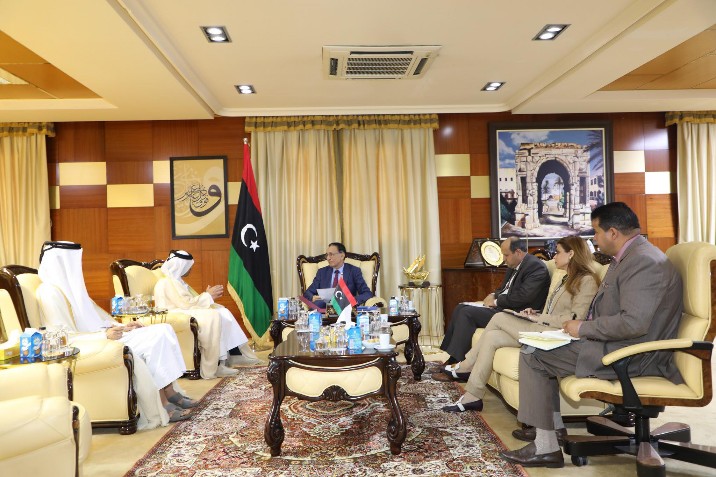 الحويج يلتقي بسفير قطر لبحث إمكانية تفعيل الاتفاقيات التجارية الثنائية والاستثمارات  في ليبيا